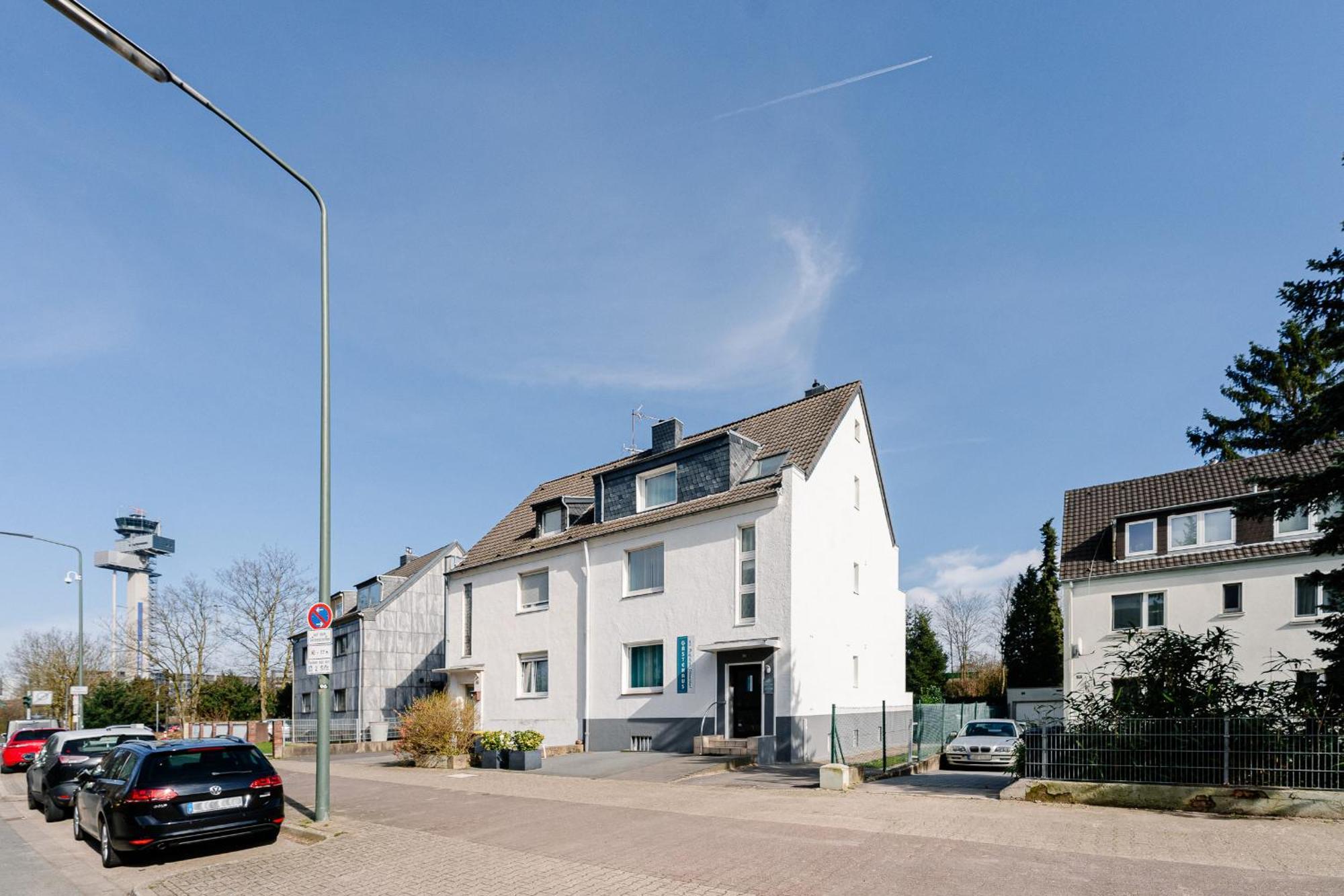 Gaestehaus Am Flughafen Duesseldorf Exterior photo